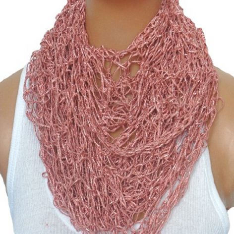  w kolorze złamanego różu.