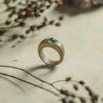Pierścionek z zielonym agatem - drewniany pierścionek z agatem