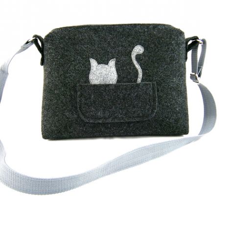 Small bag with grey cat