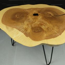 Stolik kawowy drewniany jesion żywica