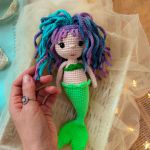 Syrenka, Lalka syrenka, Prezent dla dziewczynki - Lalka ma czarne plastikowe oczy na bezpiecznym mocowaniu.