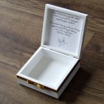 Eleganckie Pudełko na pamiątkę I Komunii - Pudełko na pamiątkę pierwszej komunii świętej elegancka pamiątka komunijna, komunia, personalizowane pudełko na komunię