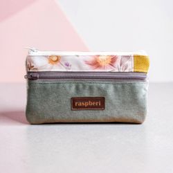 Portfelik z weluru w kwiaty