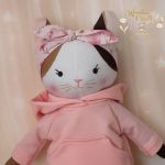 Kotek Bella przytulanka w dresiku róż GOTOWA - 