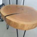 Stolik kawowy, plaster dębowy, czarna żywica - 