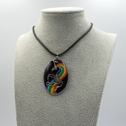 Wisiorek tęczowy pride z żywicy z jednorożcem pend 002 Wisiorek tęczowy pride z żywicy z jednorożcem pend 002