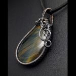 Miedzainy wisior z kwarcowym tygrysim okiem - Oxidized copper pendant with blue Tiger's Eye gift for her gift for mom perfect present, wire wrapped, artisan handcrafted