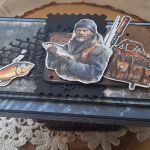 Czekoladownik z wędkarzem - Z boku