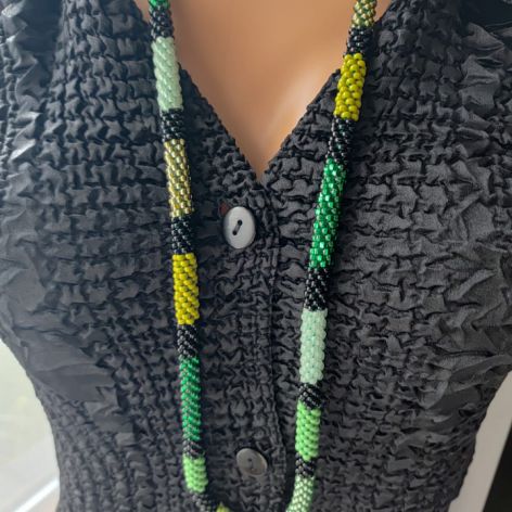 Naszyjnik Zielony Wąż Sznur Koralikowy