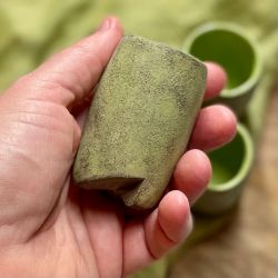 Kieliszki ceramiczne na sake zielone