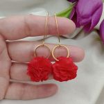 Czerwone kolczyki kwiaty na wesele dla druhny - czerwone klipsy
