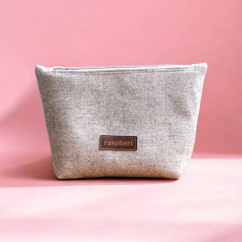 Szara kosmetyczka MAXI jasny flausz