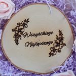 Plaster drewna z grawerem prezent na urodziny  - Prostota i elegancja