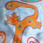 Kolorowe kotki i motki, jedwabna malowana chusta - Kolorowe kotki i motki, jedwabna malowana chusta