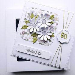 Pastelowa kartka na urodziny z kwiatami 