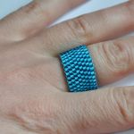 Pierścionek koralikowy niebieski 3 - pierścionek na prezent