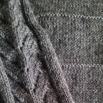 Sweter melanżowy popielato - czarny z jedwabiem - rękaw sweterka