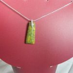 Zielony, pistacjowy agat pajęczy i srebro, wisiorek na łańcuszku - 