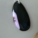 Czarny onyks z kryształem, duży wisior na rzemieniu - 