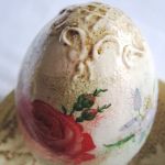 różane jajo z reliefem - 