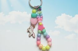 Tęczowy breloczek z jednorożcem