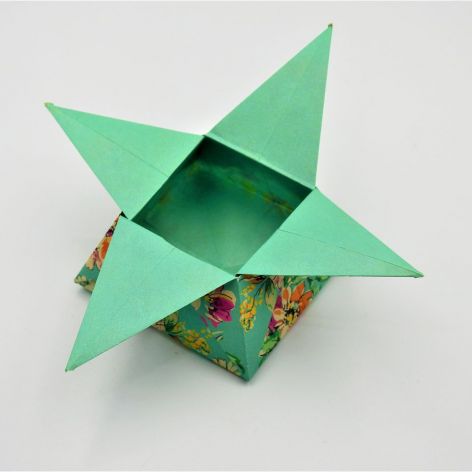Pudełko gwiazda origami turkusowe kwiaty łąka