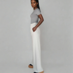 Spodnie z dzianiny dresowej z kieszeniami - 