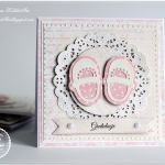 Kartka gratulacyjna narodziny buciki róż - Gratulacyjna kartka dla rodziców.