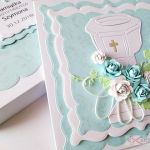 Kartka PAMIĄTKA CHRZTU z chrzcielnicą - Biało-niebieska kartka na Chrzest Święty w pudełku