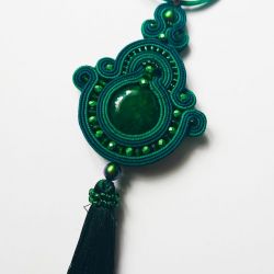 Zielony wisior z agatem i perłami Swarovski