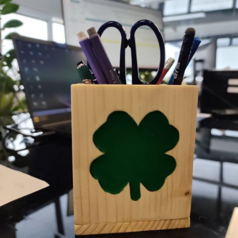 Pudełko na akcesoria biurowe