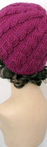 Czapka - śliwkowe warkocze