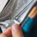 Kopertówka welurowa handmade – unikatowa torebka malowane kwiaty - 
