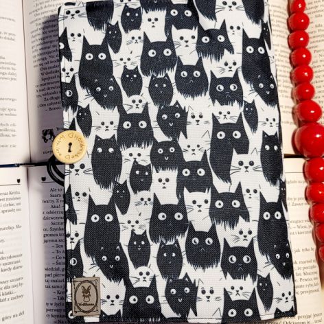 Etui na książkę: koty 2