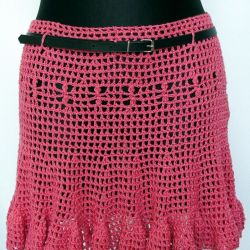 Różowa ażurowa spódnica
