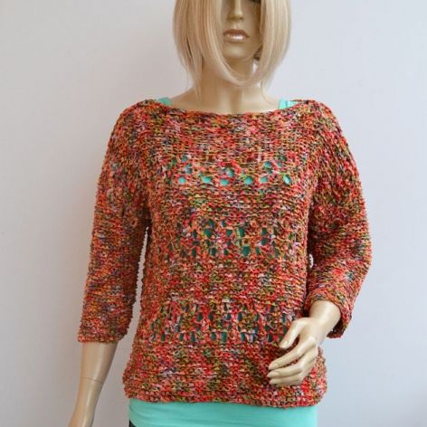 Kolorowa bluzeczka-sweterek