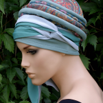turban BISIA - wiązanie szarfy z boku głowy