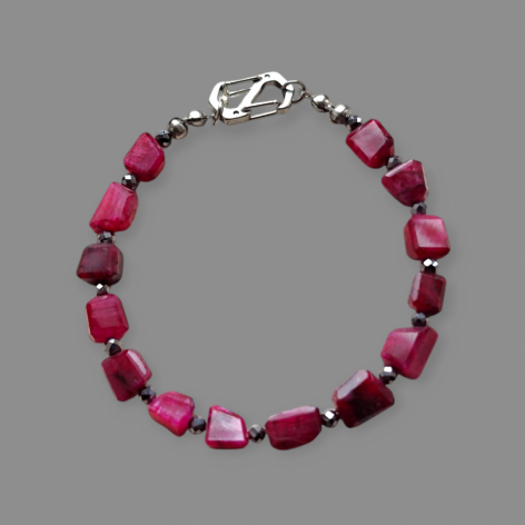 Bransoletka z surowych naturalnych rubinów 