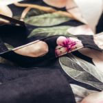 Czarna double bag w peonie - 