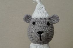 Miś, misiek w białej czapce