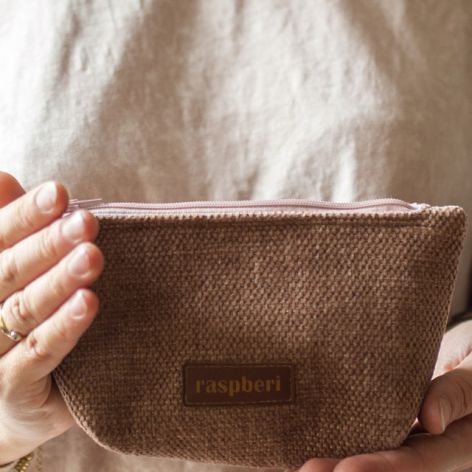 Pudroworóżowa kosmetyczka midi