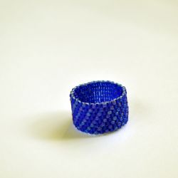 Pierścionek koralikowy kobaltowy