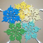 Szydełkowe śnieżynki x 5, koronkowe dekoracje na choinkę - szydełkowe śnieżynki