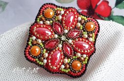Czerwona Kwiatowa Broszka - haft koralikowy