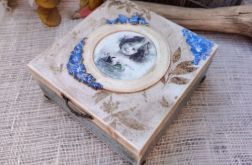Romantyczne pudełko Vintage Girl – ręcznie zdobione decoupage