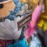 Szara listonoszka z kominem z weluru w malowane kwiaty – handmade, unikat - 
