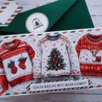 Kartka świąteczna ze swetrami - Tył koperty z ozdobnym kółeczkie