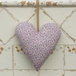 Rustykalnie - serce z fioletowym winogronem - 