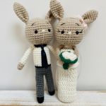 Króliczki szydełkowe maskotki ślubne - młoda para króliczki