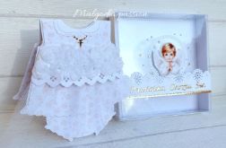 Komplecik gratulacyjny na Chrzest dziewczynki